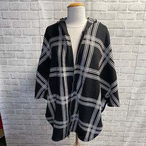CAPE PONCHO - REVERSIBLE - Black and White Plaid